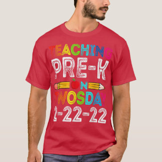 Undervisning i förkB på 2-22-2022-dag T Shirt