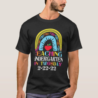Undervisning i Kindergarten på tisdag 2/22/2022 T Shirt
