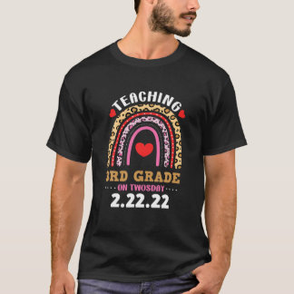 Undervisning i tredje RD Klass, 2-22-22 22 februar T Shirt