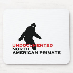 UNDOCUMENTED NORD - amerikanPRIMAT Mousepad Musmatta