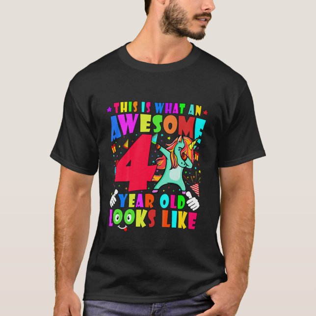 Unds Fantastisk 4 år gamla Flick kalas-barn T Shirt (Framsida)