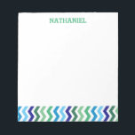 Unds Personlig Chevron Modern Simple Boys Anteckningsblock<br><div class="desc">Knapparnas Personlig Chevron Modern Trendig Simple Note Pad. Anpassa den här roligtens klassiska chevron-rand med papper kantad med ditt barns namn överst i ljusa gröntar. Modern och trendig grönt och blå chevron rand längs grund kant i dessa anteckningsblock. Masculine och enkelt färg är underbara för pojkar och tonåringar.</div>