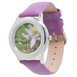 Une grenouille sous une fleur de nénuphar armbandsur