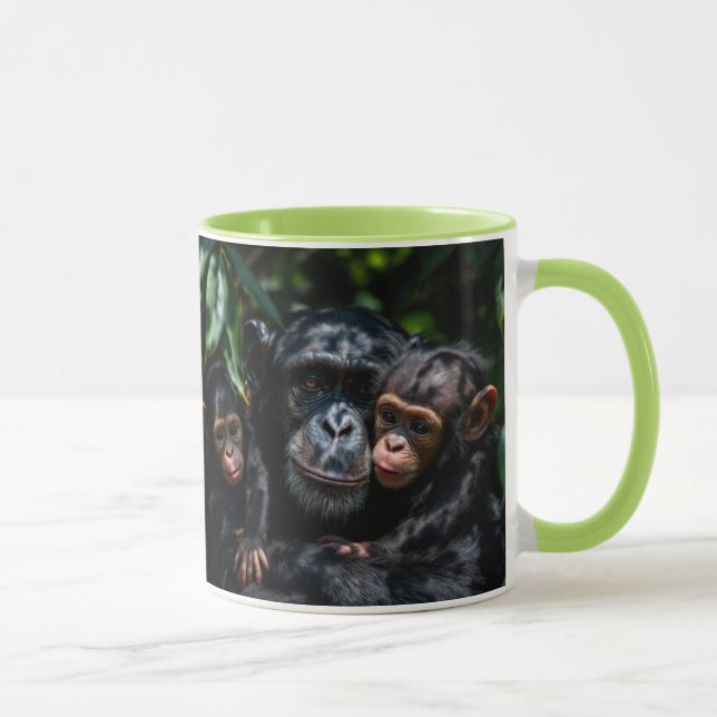 Une maman singe aime sa famille. mugg (Höger)