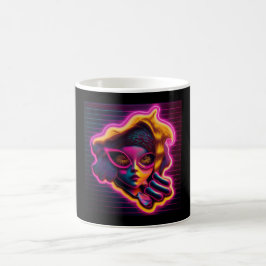 Ung flicka tittar genom neons elektriska portal kaffemugg
