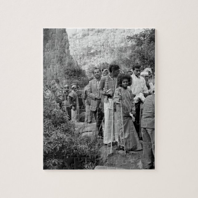 Ung Sathya Sai Baba på pussel (Vertikal)