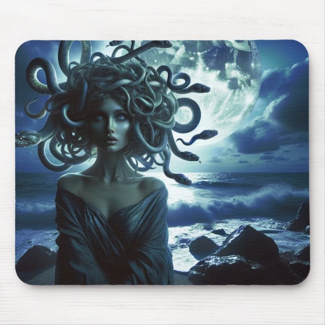 Ung vacker Medusa vid månen och havet Musmatta (Framsidan)