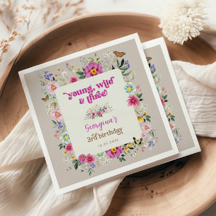Ung Vild och tre Boho-Blomsterträdgårdar födelseda Pappersservett