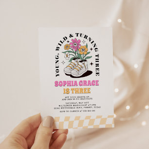 Ung Vild Tre Groovy Daisy 3:e födelsedagen Inbjudningar