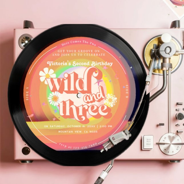 Ung Vild, tre Groovy-daisyns regnbåge Inbjudningar (Skapare uppladdad)