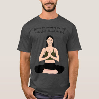 Unga attraktiva kvinnor som utövar yoga t shirt