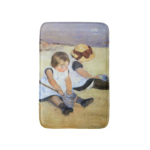 Unga barn som spelar på stranden (Mary Cassatt) Badrumsmatta