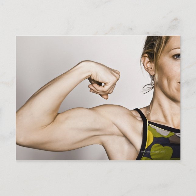 Unga blond honloppor, bicep-muskel medan vykort (Framsida)