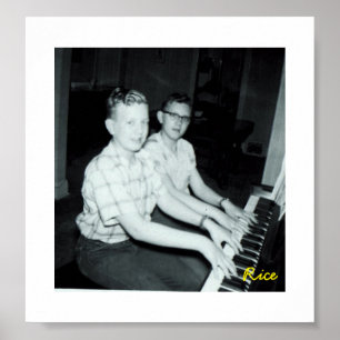 Unga boys på Piano-Original-foton Poster