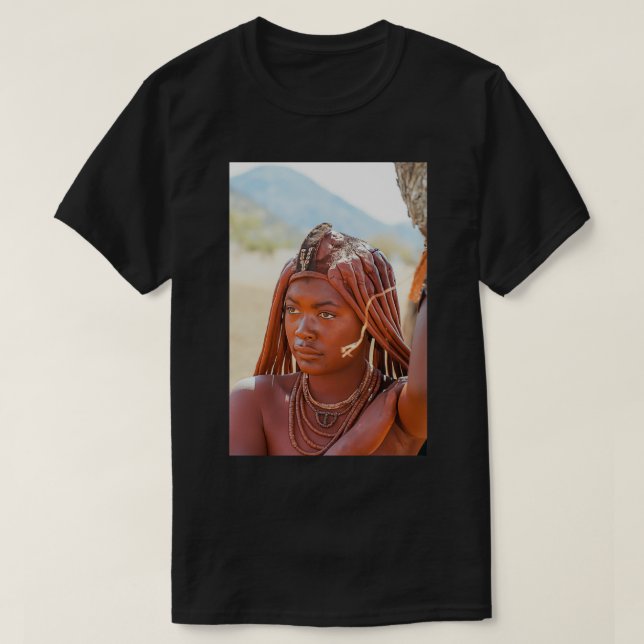 Unga Himba-kvinnor med huvudbonader och dekoration T Shirt (Design framsida)