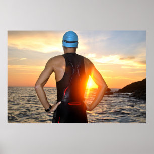unga idrottsmän triatlon framför en soluppgång poster