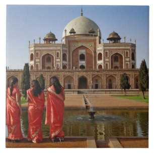 Unga indiska damer och Humayuns grav, Delhi, Kakelplatta