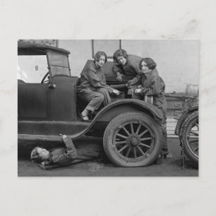 Unga kvinnliga bilmekaniker, 1927 vykort