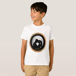Unga par svarta silhuette kysser varandra t-shirt