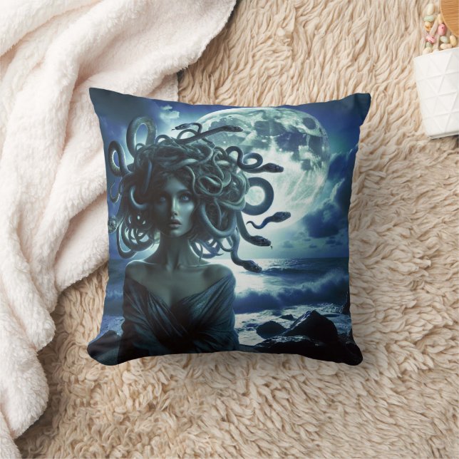 Unga Söt Medusa vid Måne och oceanen Kudde (Filt)