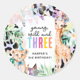 Unga, vilda & tre safari-djur 3-års födelsedag runt klistermärke