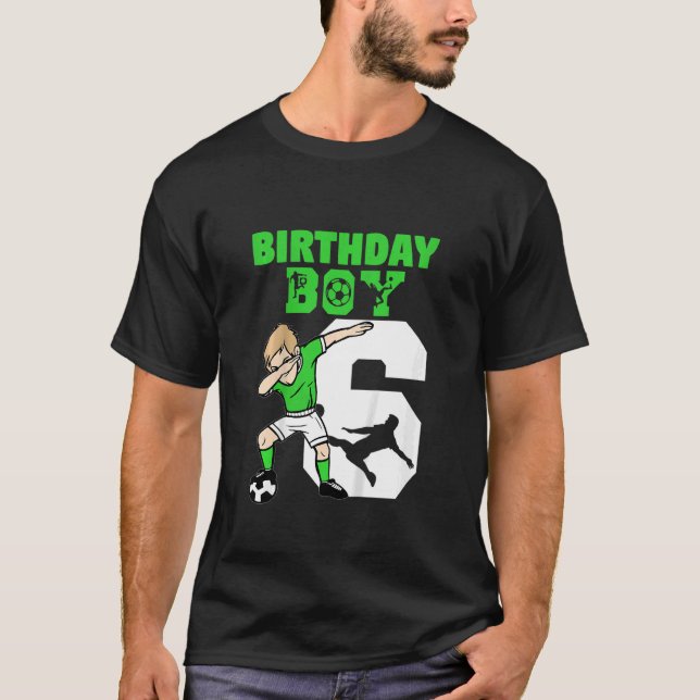 Ungar 6e födelsedag 6 år gammal fotbollsspelare t shirt (Framsida)