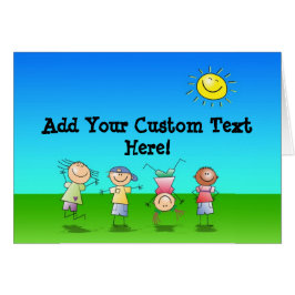 Ungar som utomhus leker på en solig dag hälsningskort