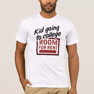 Unge som går till högskolarum för hyra t-shirt