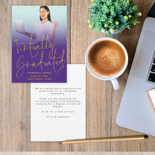 Ungefär graderat foto 2022 Lila Studenten Meddelande