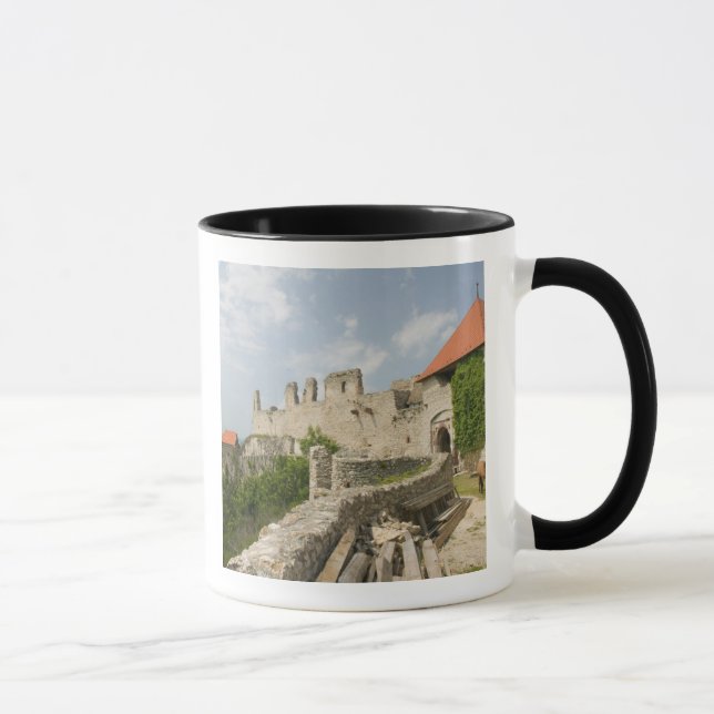 UNGERN, Lake Balaton-regionen, SUMEG: Sumeg Mugg (Höger)