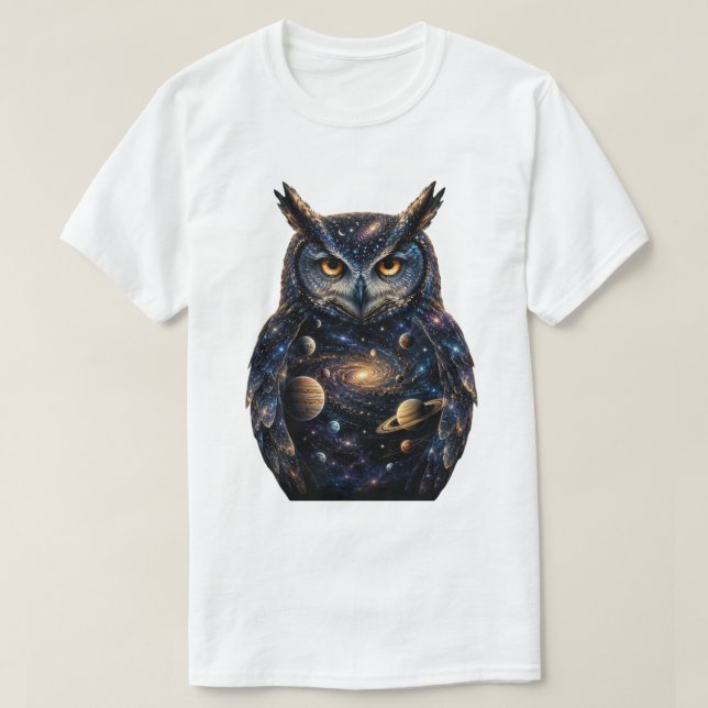 "Ungersk uggla med planeter stjärnor kosmisk galax T Shirt (Design framsida)