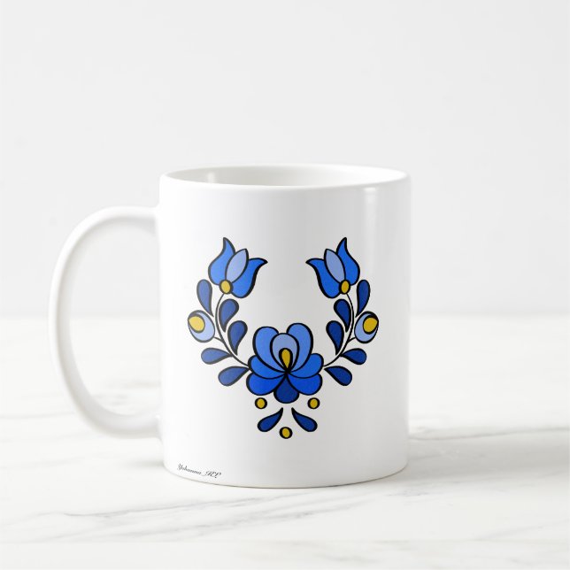 Ungerska Embroidery Mönster, "Matyó" - blått Kaffemugg (Vänster)