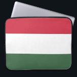 Ungerska Flagga Laptop Fodral<br><div class="desc">Utformningen omfattar Ungerns flagga (på ungerska känd som Magyarország), som är ett land i Centraleuropa. Ungern gräns Slovakien i norr, Ukraina i nordost, Rumänien till öster och sydost, Serbien i söder, Kroatien och Slovenien i sydvästra delen och Österrike i väster. Det officiell språket är ungerska, som är det mest talade...</div>
