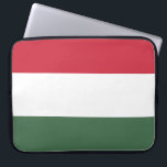 Ungerska Flagga Laptop Fodral<br><div class="desc">Utformningen omfattar Ungerns flagga (på ungerska känd som Magyarország), som är ett land i Centraleuropa. Ungern gräns Slovakien i norr, Ukraina i nordost, Rumänien till öster och sydost, Serbien i söder, Kroatien och Slovenien i sydvästra delen och Österrike i väster. Det officiell språket är ungerska, som är det mest talade...</div>