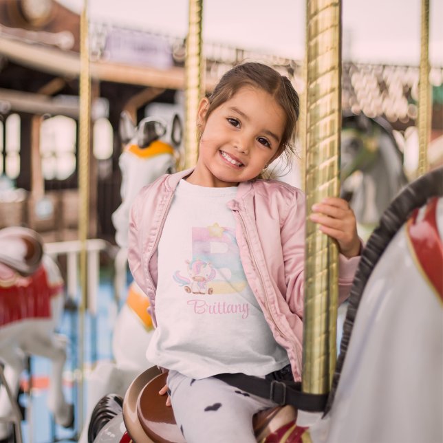 Unicorn Baby T-Shirt med bokstaven B (This personalized watercolor unicorn shirt would make a great gift for any child! )