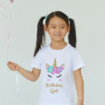 Unicorn Birthday Guest of Honor T Shirt<br><div class="desc">Unicorn Birthday Guest of Honor T-Shirt med personlig namn på baksidan</div>