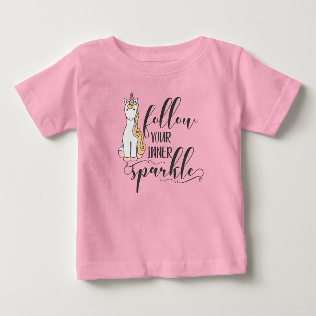 Unicorn följer din Gnistra Party-favoriter T Shirt (Framsida)