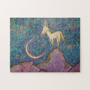 Unicorn genomsöktes på ett berg med crescerande pussel