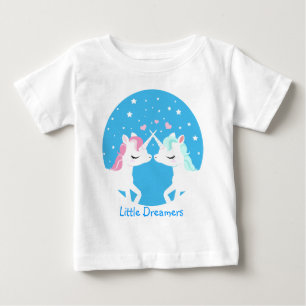 Unicorn i kärlek-skjortans anpassade t-shirt