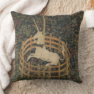 Unicorn in Captivity, Medieval Tapestry Kudde
