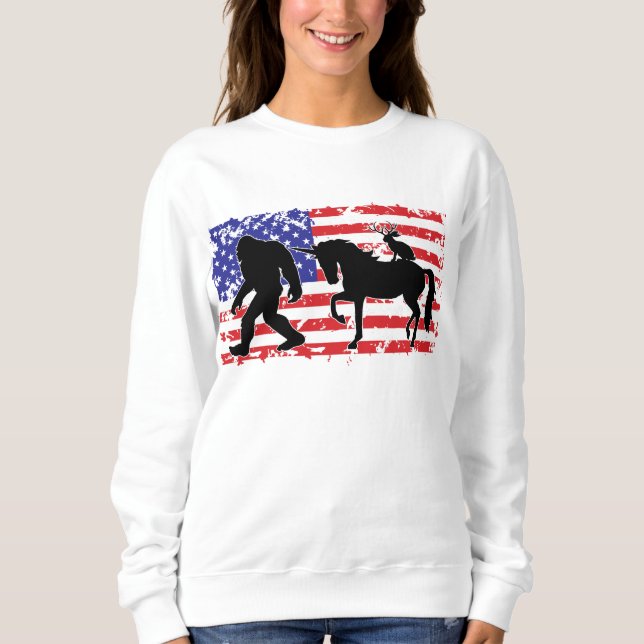 Unicorn, Jackalope, Bigfoot and the American Flag T Shirt (Framsida)