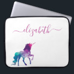 Unicorn lila rosa white monogram-skript laptop fodral<br><div class="desc">En fantasi Unicorn i turkos, lila och lite rosa för en tonåring flicka. Vit bakgrund. Anpassa och lägg till ditt namn. Namn är skrivet med ett stort modernt handskript i stil. Lila färgad brev. Om du bara vill behålla utslagen tar du bort exemplet namn lämnar du blankstegen eller symbolerna framför...</div>