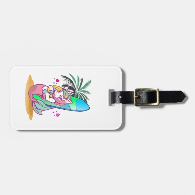Unicorn med surfboard på stranden bagagebricka (Horisontell Framsida)