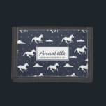 Unicorn Midnight Himlar Mönster Personlig<br><div class="desc">Unicorns,  stjärnor och puffa moln i en drömmande midnatt himmel på vismisk personlig-plånbok.</div>