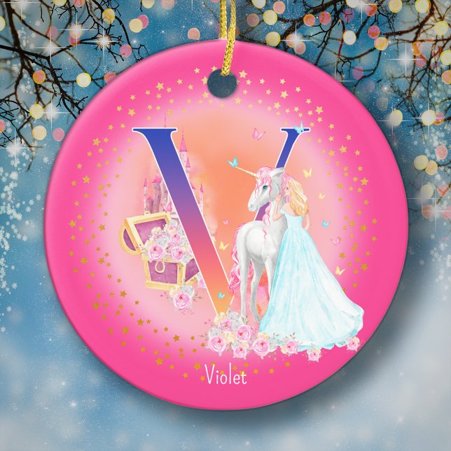 Unicorn och Princess Brev V Monogram jul Julgransprydnad Keramik (This pretty pink monogrammed Christmas ornament is perfect for your little princess!)