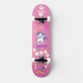 Unicorn på skateboard med personlig bildtexter