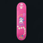 Unicorn på skateboard med personlig bildtexter<br><div class="desc">Unicorn på skateboard med personlig captions Unicorn Personlig Skateboard CLICK on PERSONALIZE MMPLATE OPTION AND Enter the NAMN. du kan även anpassningsbar andra bildtexter. Skateboard för coola designad med levande färg och för bakgrunden och en funky som förenar en skateboard. Skateboard ger en underbar gåva till en enhörning av älskare....</div>