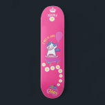 Unicorn på skateboard med personlig bildtexter<br><div class="desc">Unicorn på skateboard med personlig captions Unicorn Personlig Skateboard CLICK on PERSONALIZE MMPLATE OPTION AND Enter the NAMN. du kan även anpassningsbar andra bildtexter. Skateboard för coola designad med levande färg och för bakgrunden och en funky som förenar en skateboard. Skateboard ger en underbar gåva till en enhörning av älskare....</div>