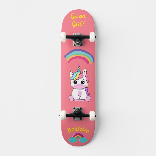 Unicorn på skateboard med personlig bildtexter (Framsida)