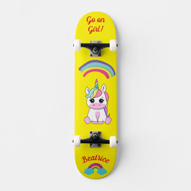 Unicorn på skateboard med personlig bildtexter (Framsida)